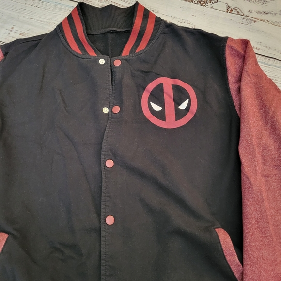 Deadpool Jacket - Picture 3 of 4